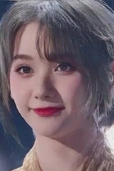 氪金就变强，我的未婚妻是重生者
