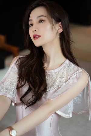 快穿后她成了反派大佬的掌中娇